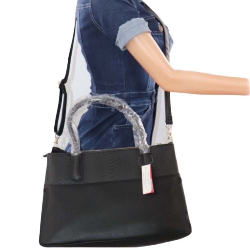 💎Brand New💎 Kelly and Katie Shoulder Bag